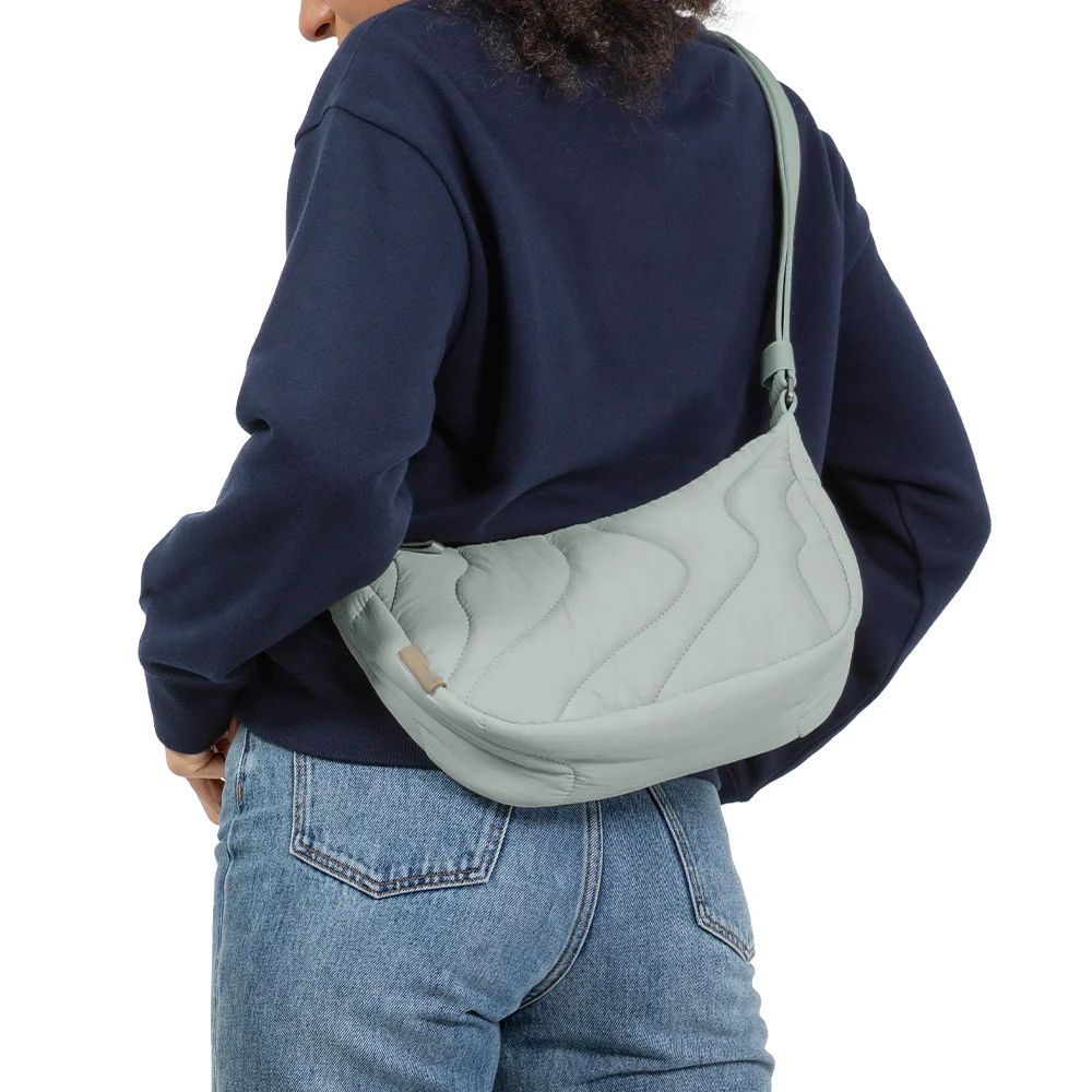 Miękka torba crossbody o lekkiej konstrukcji do codziennego noszenia