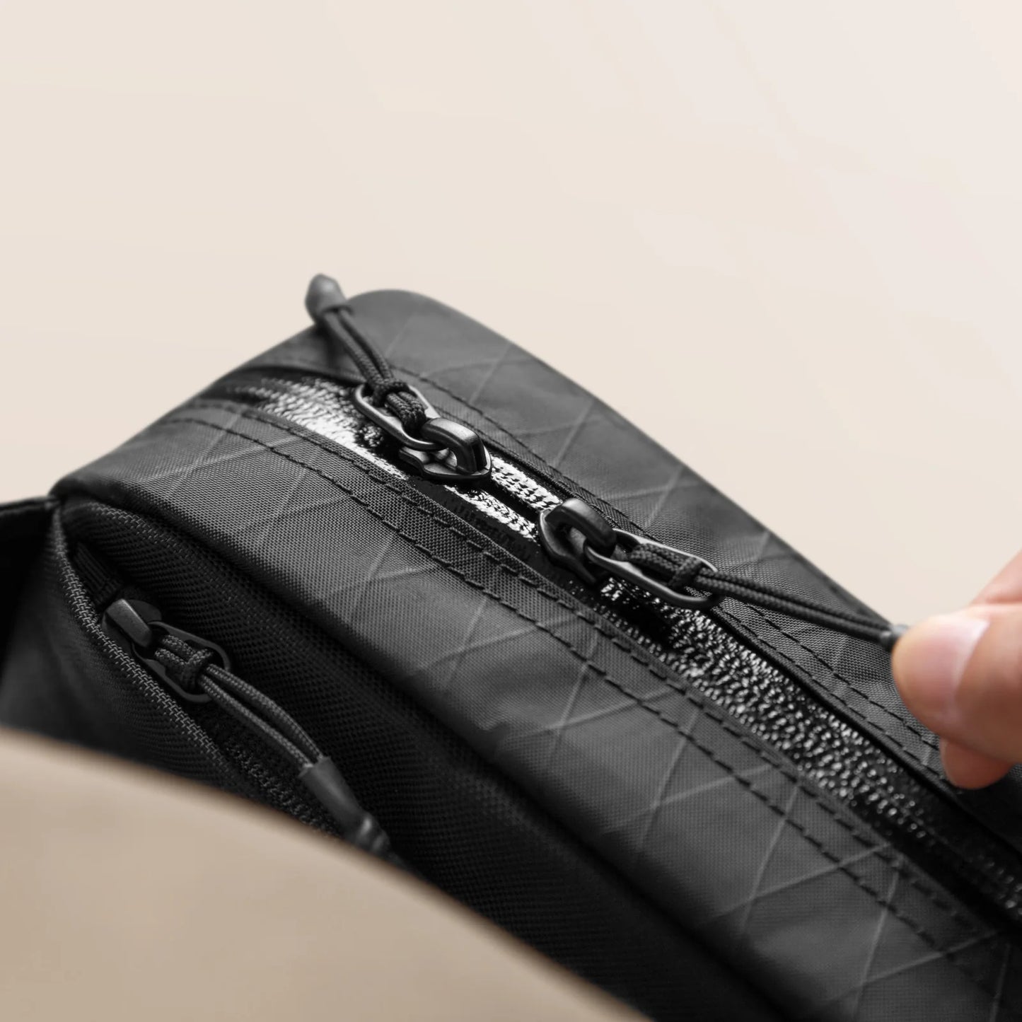 Kompaktowa torba sling na codzienność z ochroną RFID do miasta i podróży