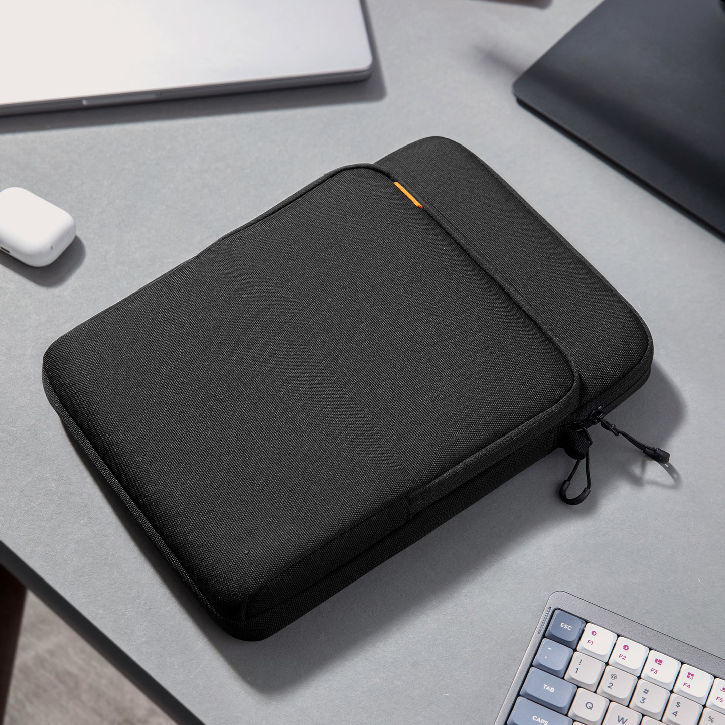 Profesjonalna torba crossbody na laptopa z pełną ochroną urządzenia